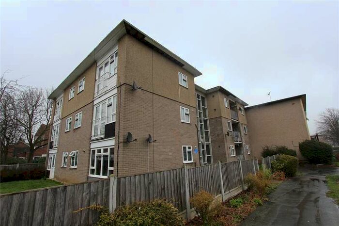 2 Bedroom Flat To Rent In Long Riding, Basildon, Essex, SS14