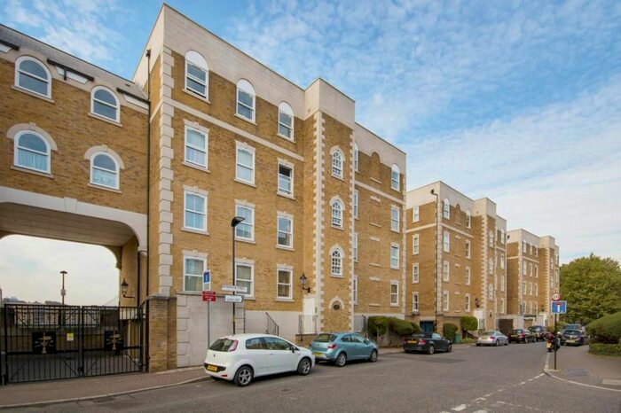 2 Bedroom Flat To Rent In Rotherhithe Street, London, SE16