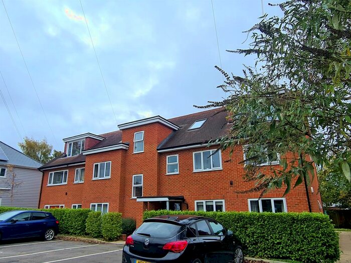 2 Bedroom Flat To Rent In Haweswater Close, Southampton, SO16