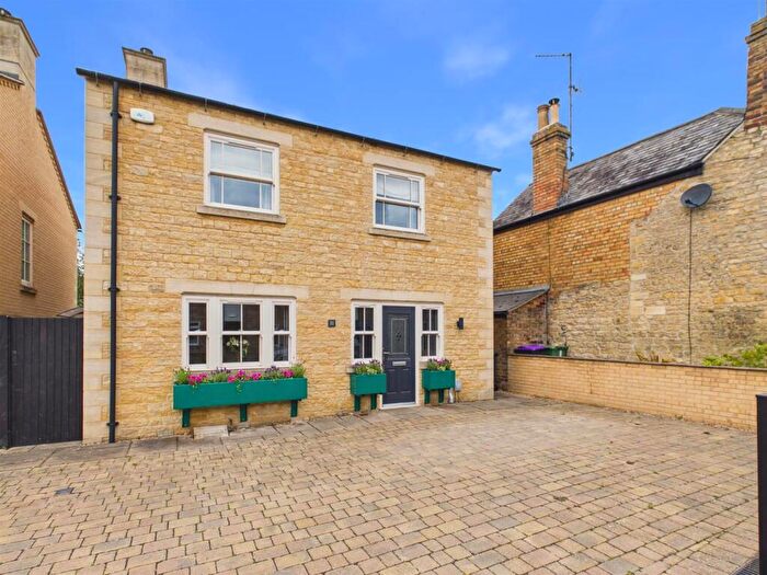 4 Bedroom Detached House To Rent In Foundry Road, Stamford, PE9
