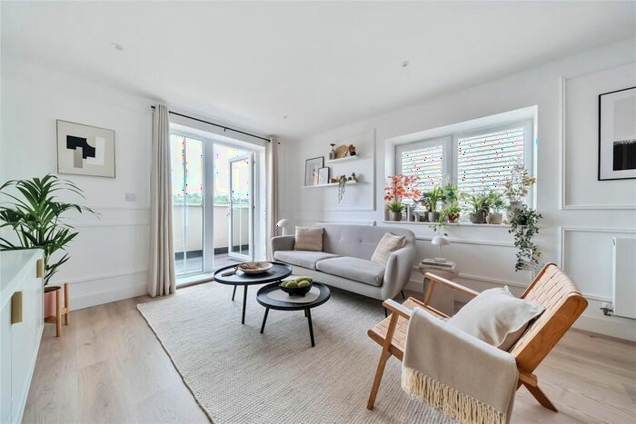 1 Bedroom Flat To Rent In Flambard Way, Godalming, Surrey, GU7