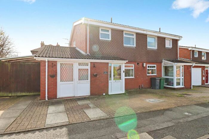 3 Bedroom Semi-Detached House To Rent In Parkwood Close, Bromborough, CH62