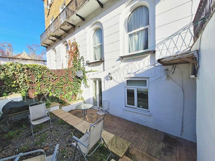 3 Bedroom Apartment To Rent In Haverstock Hill, London, NW3