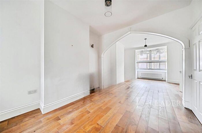 3 Bedroom End Of Terrace House For Sale In Malyons Road, Ladywell, London, SE13