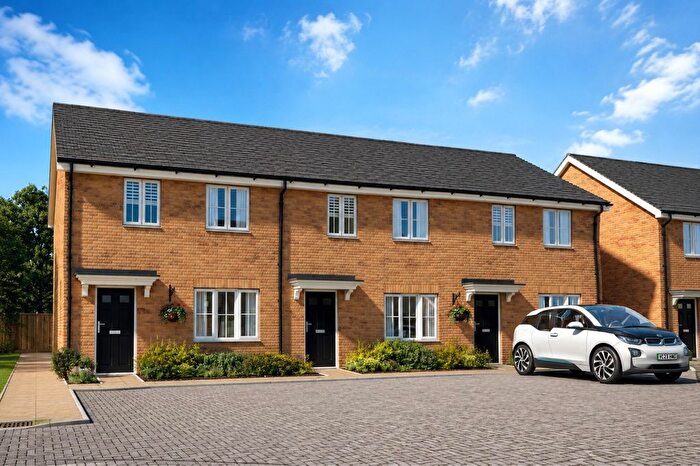 3 Bedroom End Of Terrace House For Sale In Pearmain Close, Orchard Gardens, St. Albans, AL2