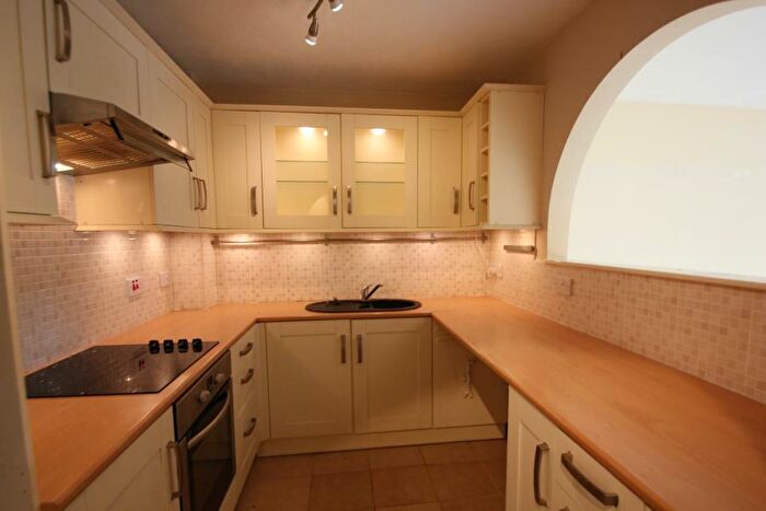 2 Bedroom Apartment To Rent In Woking, GU22