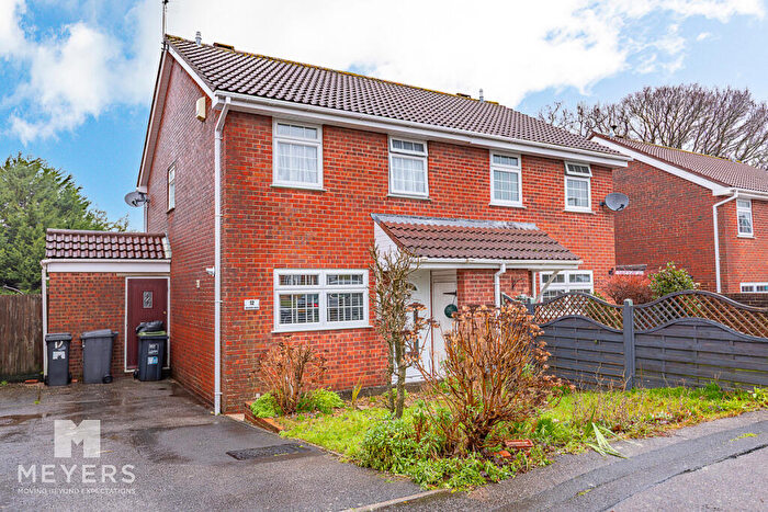 3 Bedroom Semi Detached House For Sale In Norcliffe Close, Bournemouth, BH11