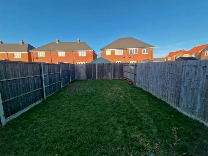 3 Bedroom House To Rent In Honeysuckle Way, Raunds, Wellingborough, NN9