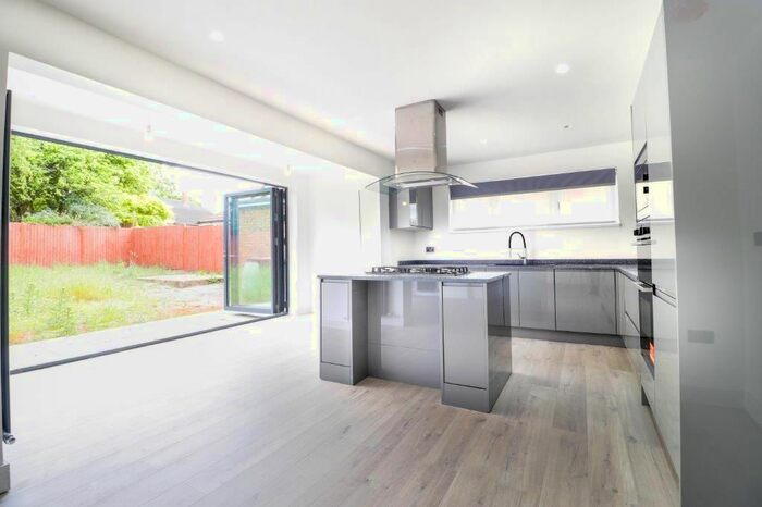 4 Bedroom Detached House To Rent In Vigors Croft, Hatfield, AL10