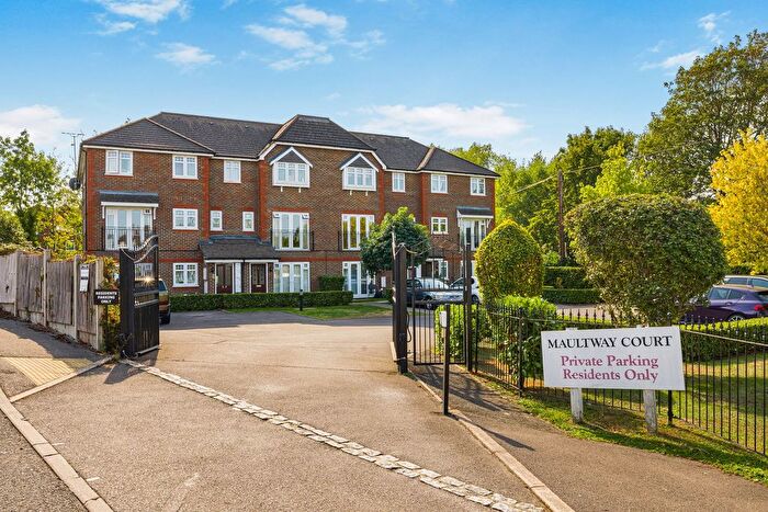 2 Bedroom Flat For Sale In Ruxley Lane, Epsom, KT19