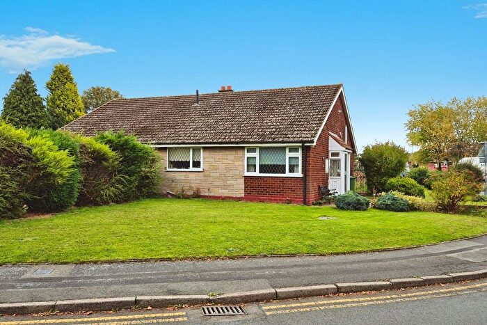2 Bedroom Semi-detached Bungalow For Sale In Deakin Avenue, Walsall, WS8