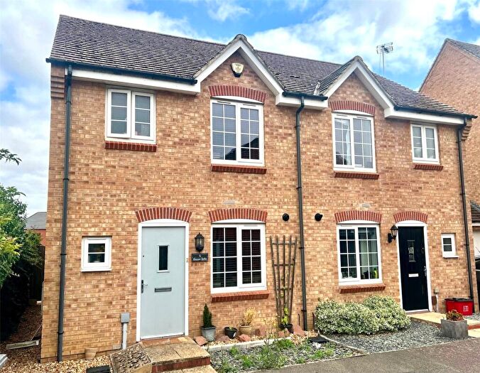 3 Bedroom Semi-Detached House To Rent In Grendon Drive, Barton Seagrave, Kettering, Northamptonshire, NN15