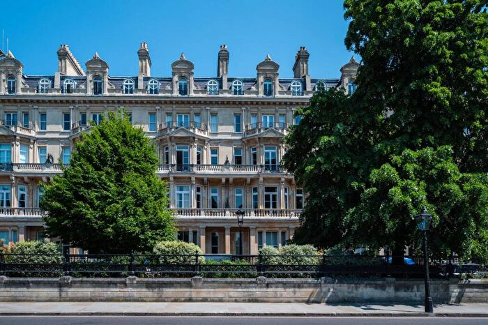 2 Bedroom Flat To Rent In Regents Park, Regent's Park, London, NW1