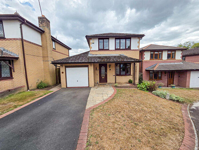 3 Bedroom Detached House For Sale In Cwm Gwynlais, Cardiff, CF15