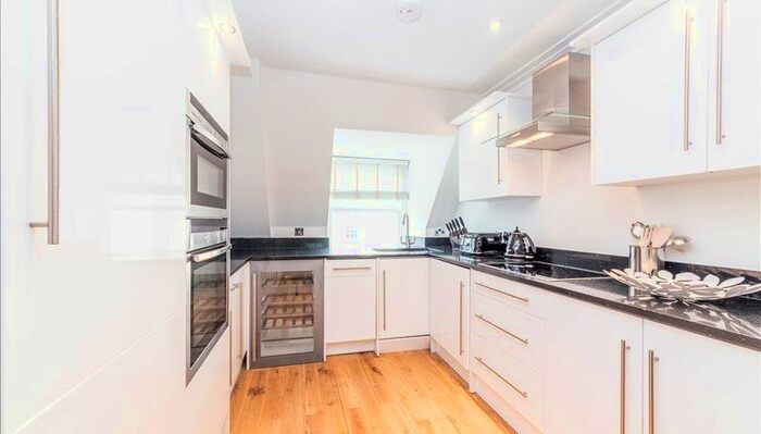1 Bedroom Flat To Rent In Grosvenor Hill, Mayfair, W1K