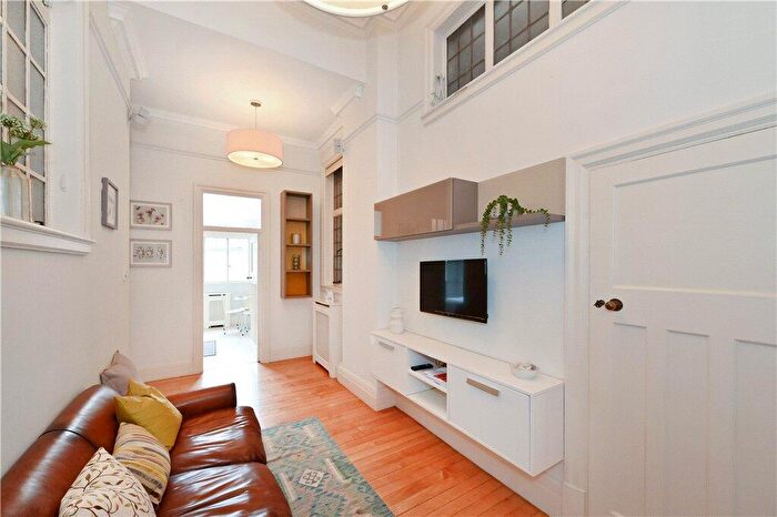 1 Bedroom Apartment For Sale In Chiltern Court, Baker Street, NW1