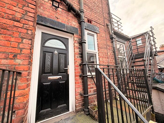 3 Bedroom Flat To Rent In Wilbraham Road, Manchester, M21