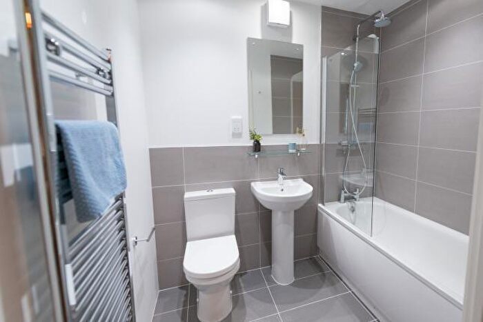 2 Bedroom Apartment To Rent In St. Johns Road, Leeds, West Yorkshire, LS3