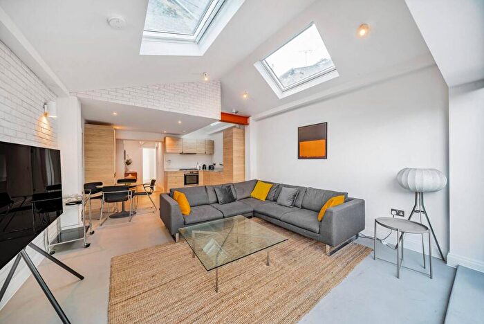 4 Bedroom Flat To Rent In Kenworthy Road, Hackney, London, E9