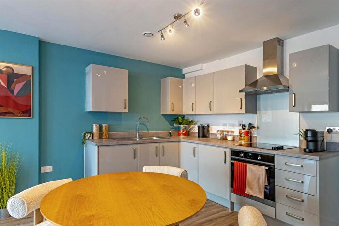 3 Bedroom Flat For Sale In Chatham Heights, Chatham Street, Reading, RG1
