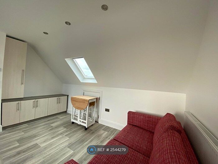 1 Bedroom Flat To Rent In Kenton Road, Harrow, HA3