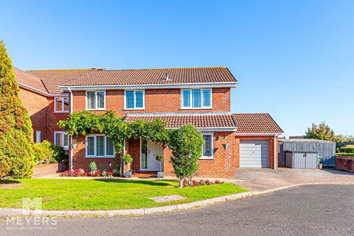 4 Bedroom Detached House For Sale In Springvale Avenue, Bournemouth, BH7