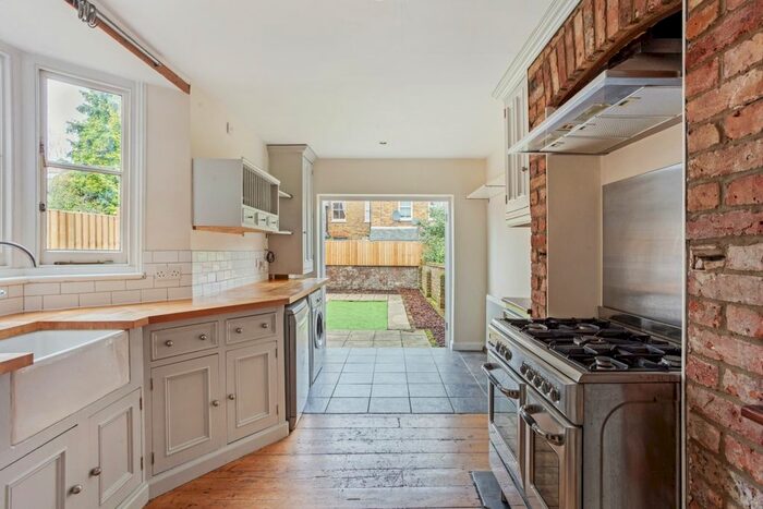 4 Bedroom Terraced House To Rent In Temple Road, Windsor, SL4