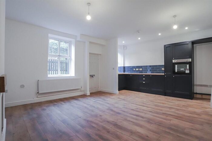 2 Bedroom House To Rent In Hayes Buildings, Rossendale, BB4