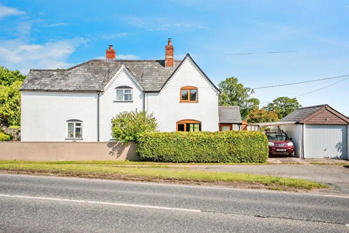 2 Bedroom Semi-Detached House For Sale In Court View, Allensmore, Hereford, HR2