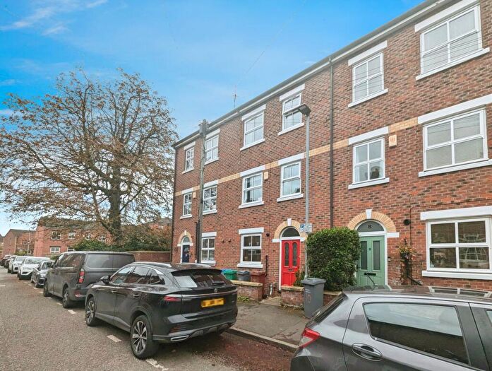 4 Bedroom Terraced House To Rent In Old Oak Street, Manchester, Greater Manchester, M20