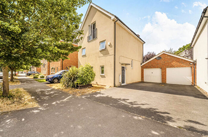 5 Bedroom Detached House For Sale In Austin Way, Bracknell, Berkshire, RG12