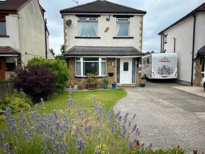 3 Bedroom Detached House For Sale In Willow Crescent, Wrose, BD2