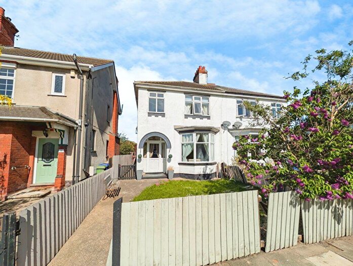 3 Bedroom Semi-Detached House For Sale In Taylors Avenue, Cleethorpes, DN35