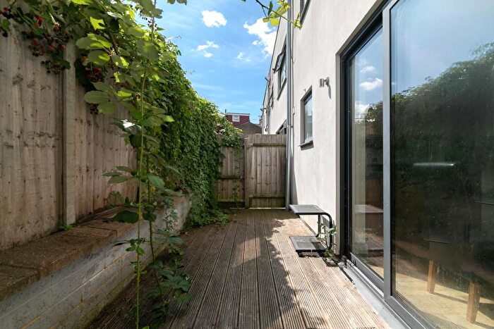 3 Bedroom Terraced House For Sale In La Rose Lane, London, N15