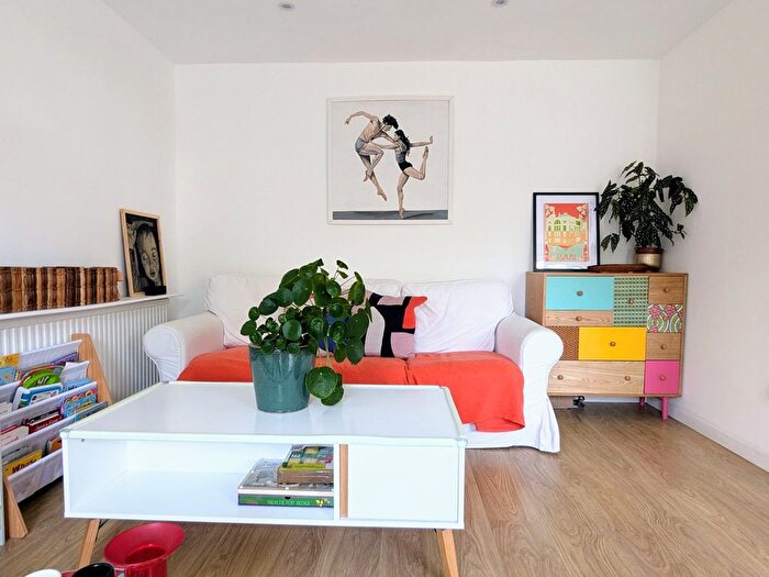 2 Bedroom Flat To Rent In Kirkwood Road, London ., SE15