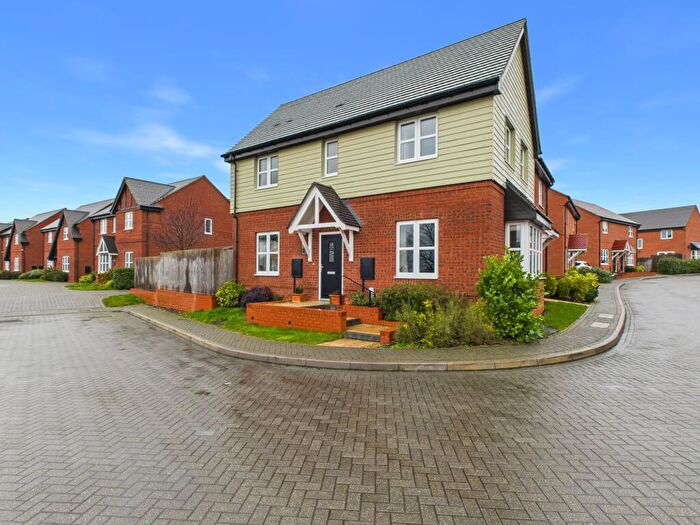 3 Bedroom Semi-Detached House For Sale In Dunn Lane, Mickleover, DE3