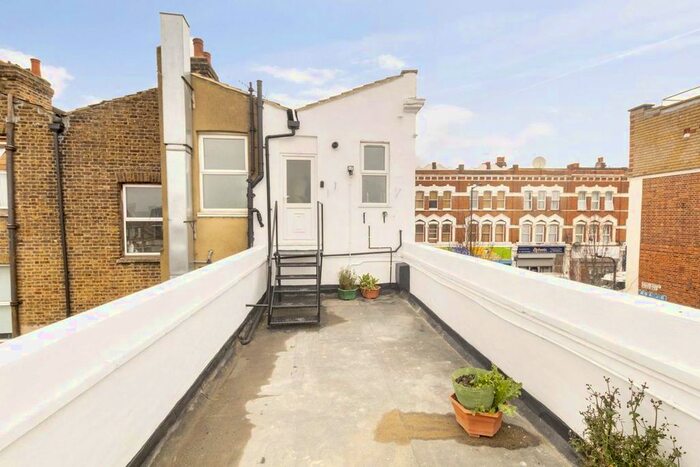 Studio To Rent In Willesden Lane, London, NW6