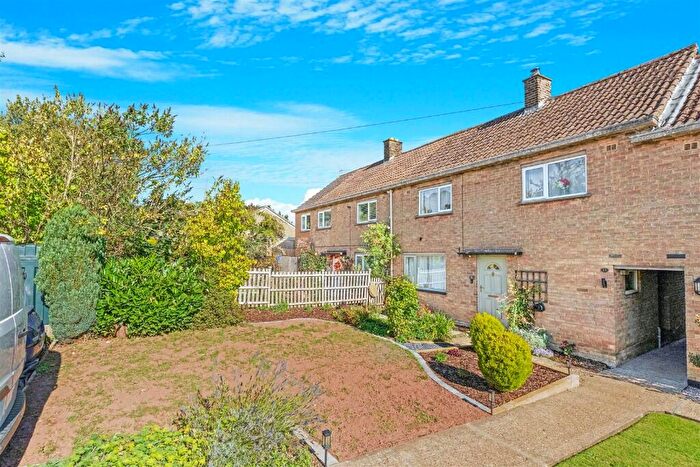 3 Bedroom Terraced House For Sale In Desborough Road, Rushton, NN14