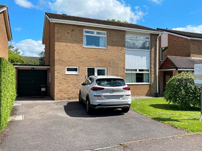 4 Bedroom Detached House For Sale In Meyrick Drive, Newbury, RG14