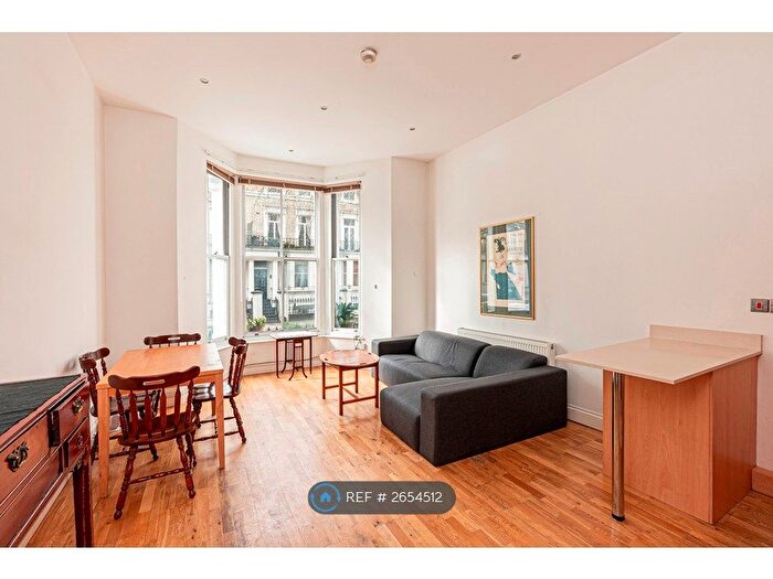2 Bedroom Flat To Rent In Finborough Road, London, SW10