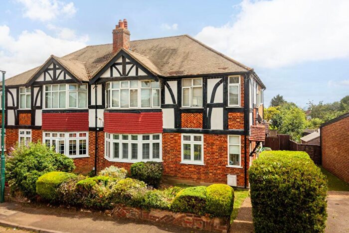 2 Bedroom Maisonette For Sale In London Road, Cheam, SM3