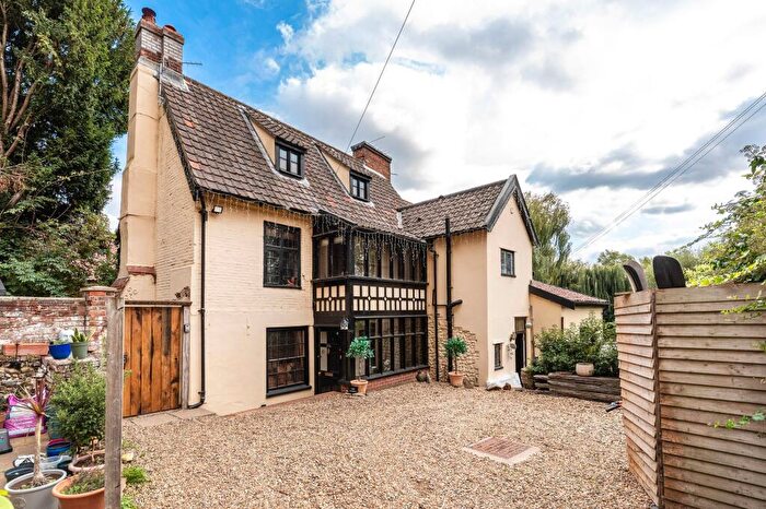 4 Bedroom Semi-Detached House For Sale In Yarmouth Road, Thorpe St Andrew, NR7