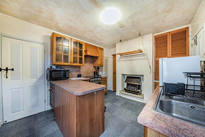 2 Bedroom Cottage For Sale In Wood Street, Mitcham, CR4