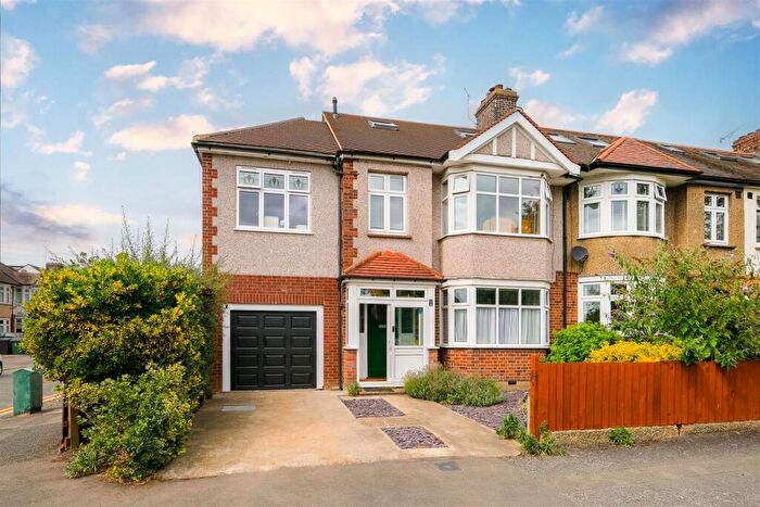 5 Bedroom End Of Terrace House For Sale In Cambridge Road, North Chingford, E4