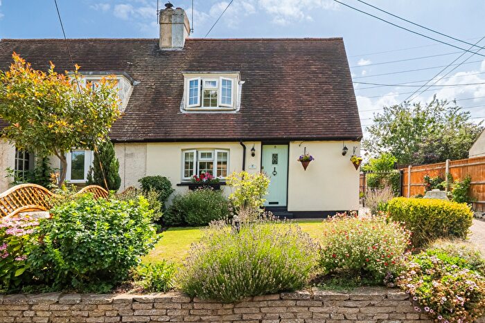 2 Bedroom Semi Detached House For Sale In Button Street, Swanley, Kent, BR8