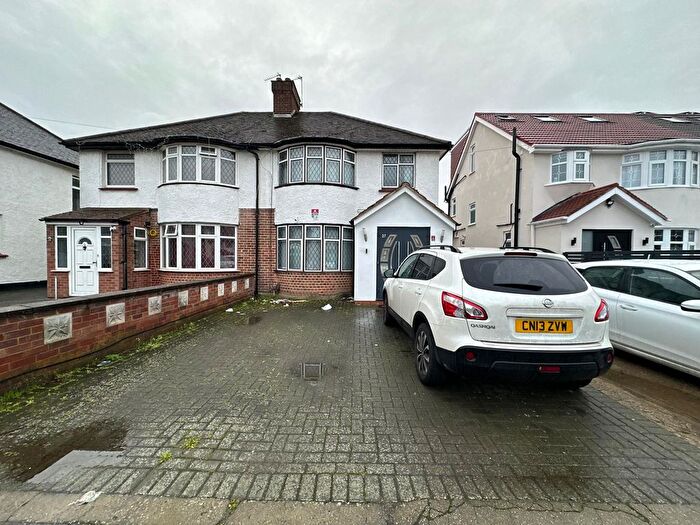 3 Bedroom Semi Detached House For Sale In Hayes, UB3