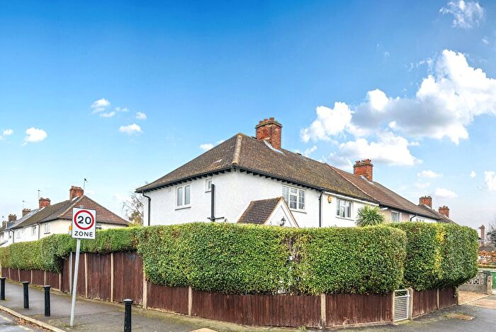 3 Bedroom End Of Terrace House To Rent In Kingston Road, New Malden, KT3