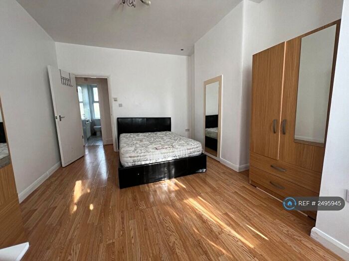 Studio To Rent In Aberdour Road, Ilford, IG3