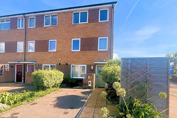 4 Bedroom End Terrace House For Sale In Agincourt Avenue, Gosport, PO13