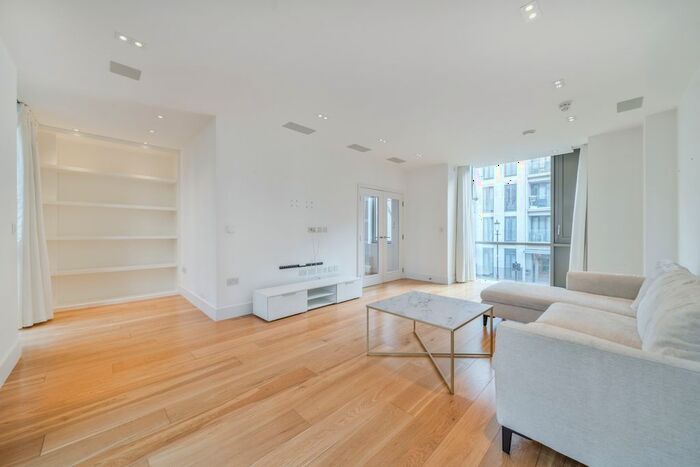 3 Bedroom Flat To Rent In Bonchurch Road, Notting Hill, W10